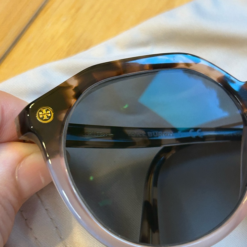 Tory Burch Brown Tortoise Sunglasses - Picture 6 of 14